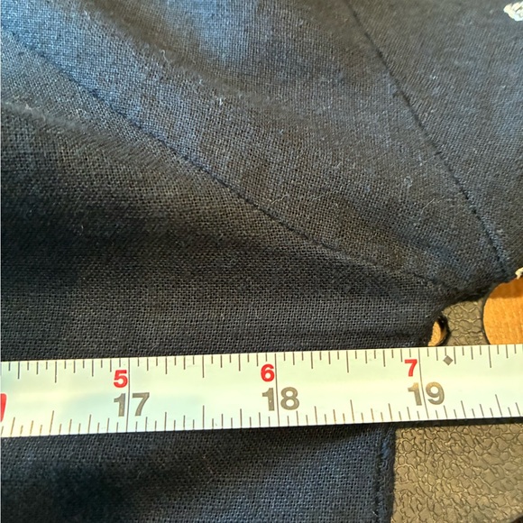 H&M Elegant Black Top with White Embroidery - Picture 9 of 10